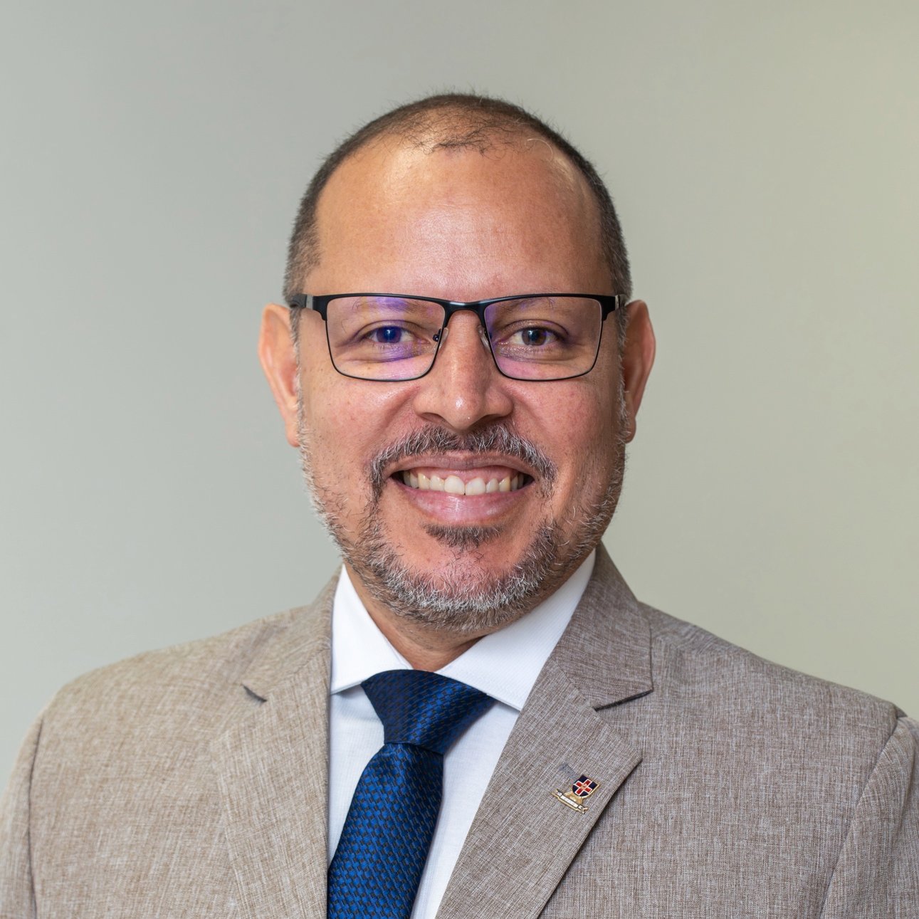 Dr. Márcio Vinícius